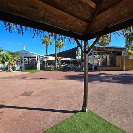 Mobil-home 4-6 Personnes, Le Montourey, Отель