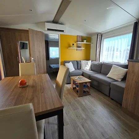 Отель Mobil-home 4-6 Personnes, Le Montourey,